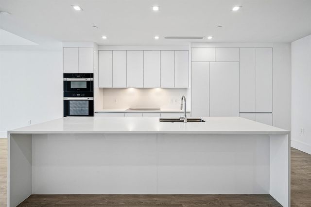 220 Lake Shore Drive 1508, Lake Park, FL 33403