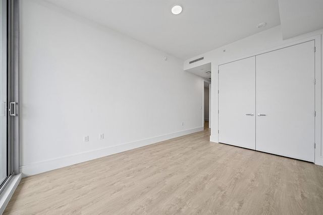 220 Lake Shore Drive 1508, Lake Park, FL 33403