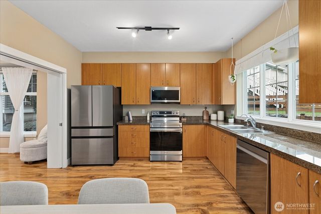 22668 NE Alder Crest Lane, Redmond, WA 98053