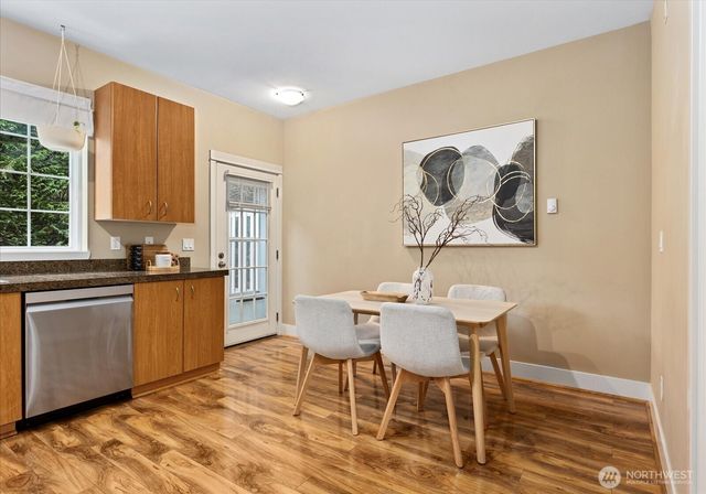 22668 NE Alder Crest Lane, Redmond, WA 98053