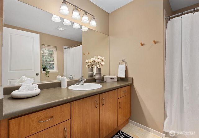 22668 NE Alder Crest Lane, Redmond, WA 98053