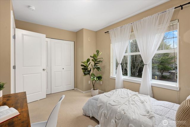 22668 NE Alder Crest Lane, Redmond, WA 98053