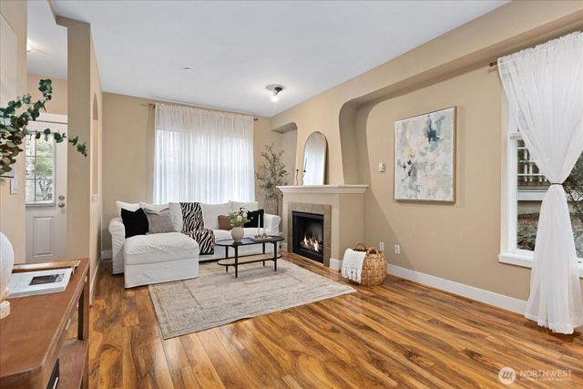 22668 NE Alder Crest Lane, Redmond, WA 98053