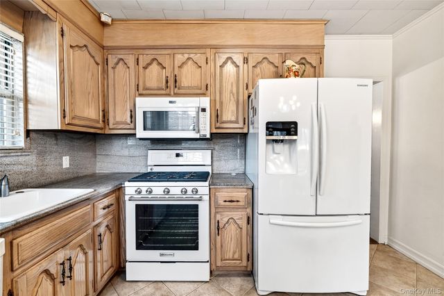 3334 Country Club Road, Bronx, NY 10465