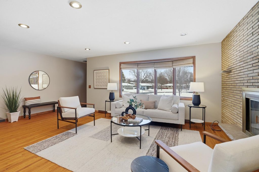 2846 Sumter Avenue N, New Hope, MN 55427 — photo 2