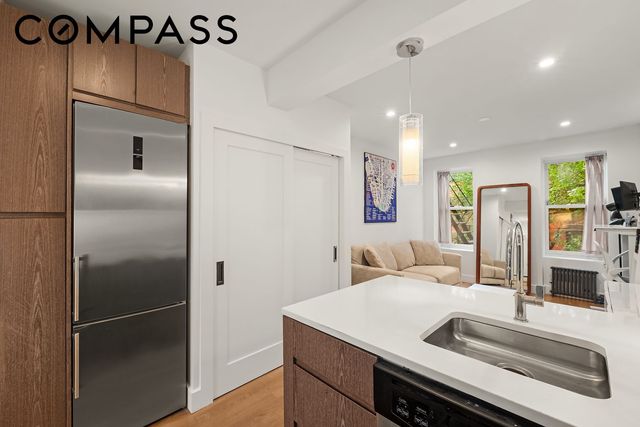 88 Charles St Apt 3A, New York City, NY 10014