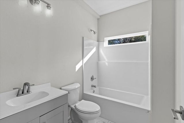 321 Simmons Avenue, Ozark, AL 36360