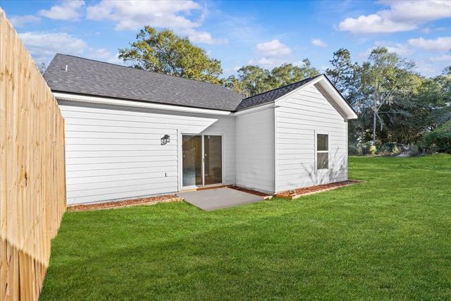 321 Simmons Avenue, Ozark, AL 36360