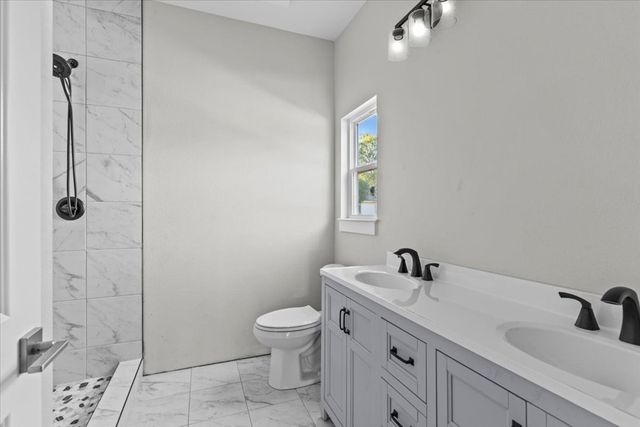 321 Simmons Avenue, Ozark, AL 36360