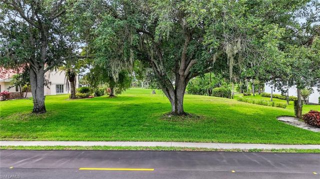 16047 Forest Oaks DR, Fort Myers, FL 33908