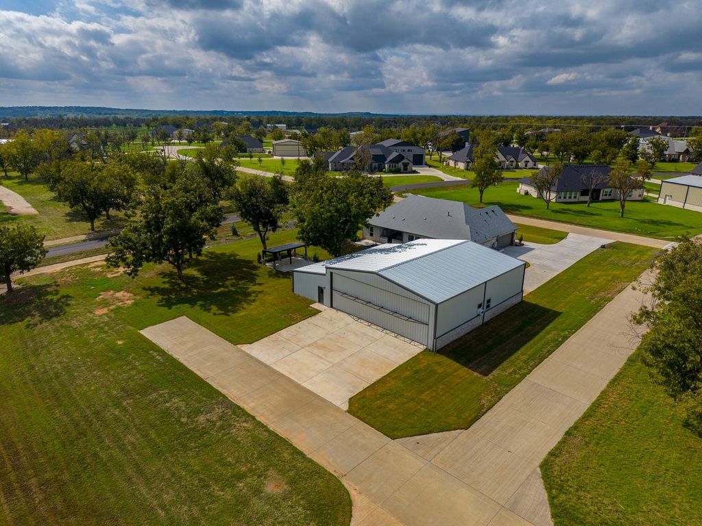 6015 Bonanza Drive D, Granbury, TX 76049 — photo 2
