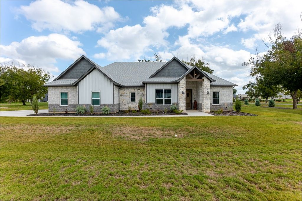 6015 Bonanza Drive D, Granbury, TX 76049 — photo 3