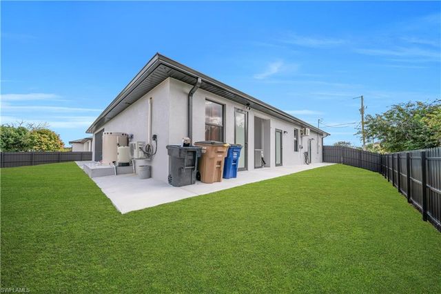 3016 6th ST W, Lehigh Acres, FL 33971