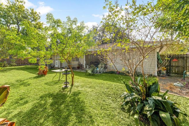 1811 Myrtle Street, Liberty, TX 77575