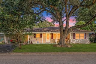 1811 Myrtle Street, Liberty, TX 77575