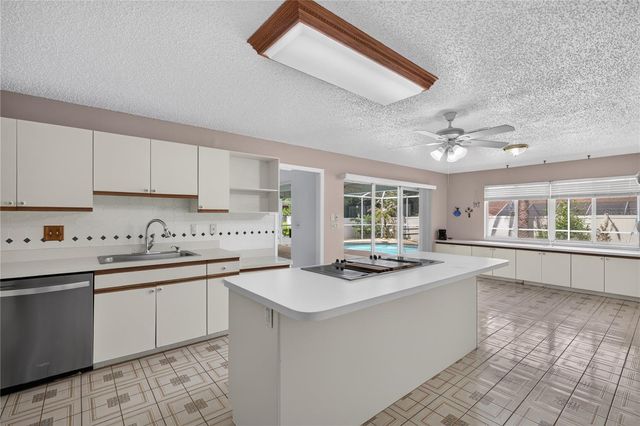 33913 SABAL WAY WAY, Leesburg, FL 34788