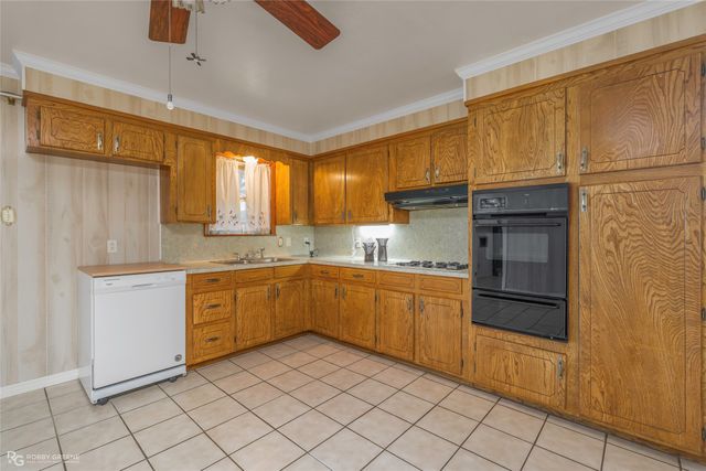 1819 Mars Drive, Bossier City, LA 71112