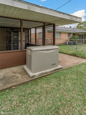 1819 Mars Drive, Bossier City, LA 71112