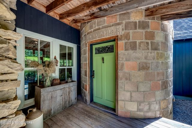 3621 Red Oak Dr, La Grange, KY 40031