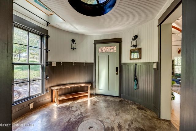 3621 Red Oak Dr, La Grange, KY 40031