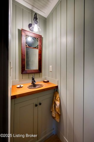 3621 Red Oak Dr, La Grange, KY 40031