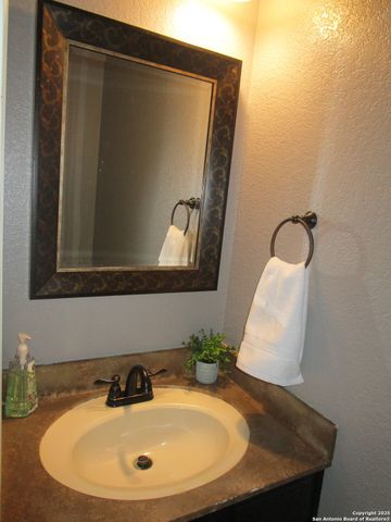 1011 Sundance Ft, San Antonio, TX 78245