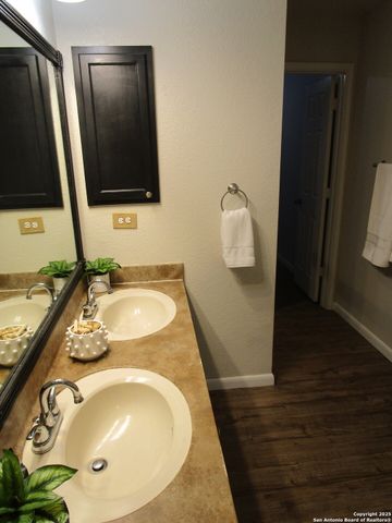 1011 Sundance Ft, San Antonio, TX 78245