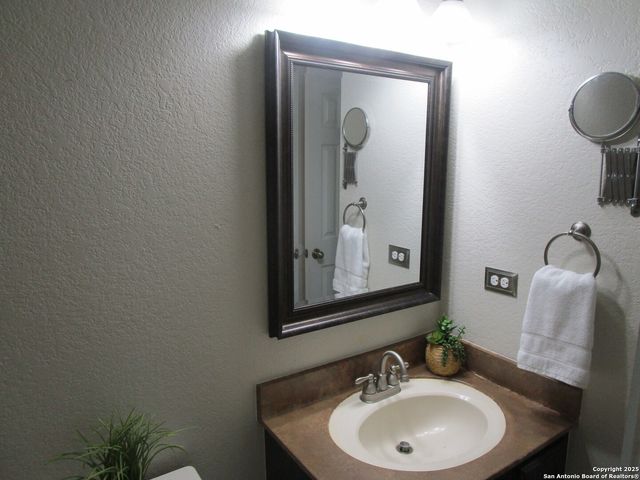 1011 Sundance Ft, San Antonio, TX 78245
