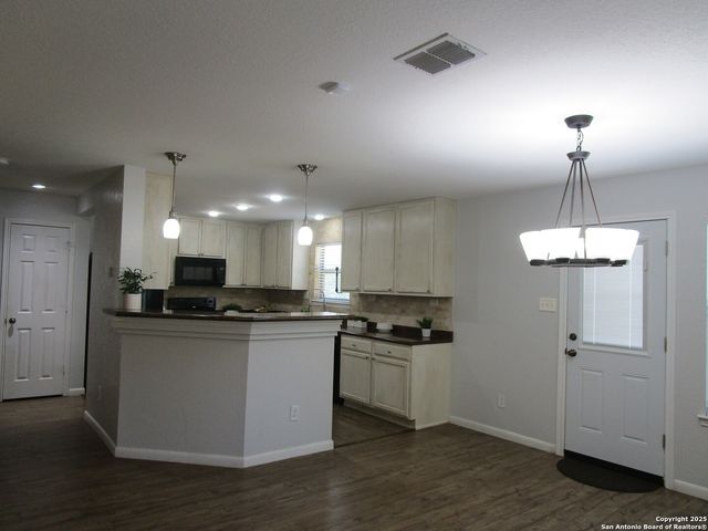 1011 Sundance Ft, San Antonio, TX 78245