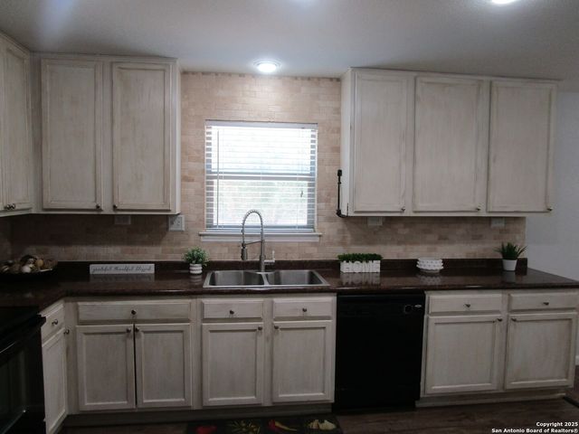 1011 Sundance Ft, San Antonio, TX 78245