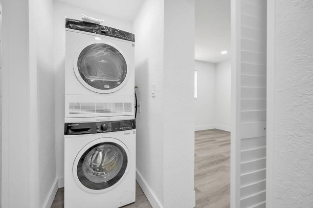1015 NE 17TH Avenue 104, Fort Lauderdale, FL 33304