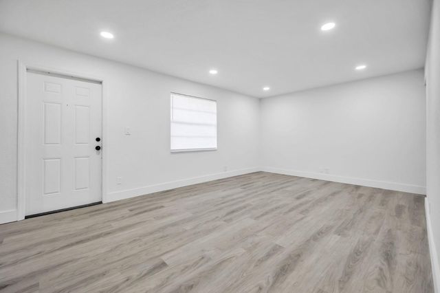 1015 NE 17TH Avenue 104, Fort Lauderdale, FL 33304