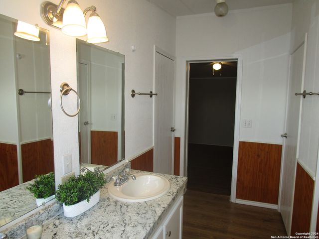 145 COUNTY ROAD 5635, Castroville, TX 78009