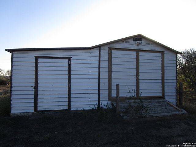 145 COUNTY ROAD 5635, Castroville, TX 78009