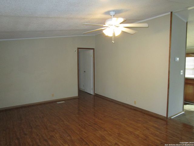 145 COUNTY ROAD 5635, Castroville, TX 78009
