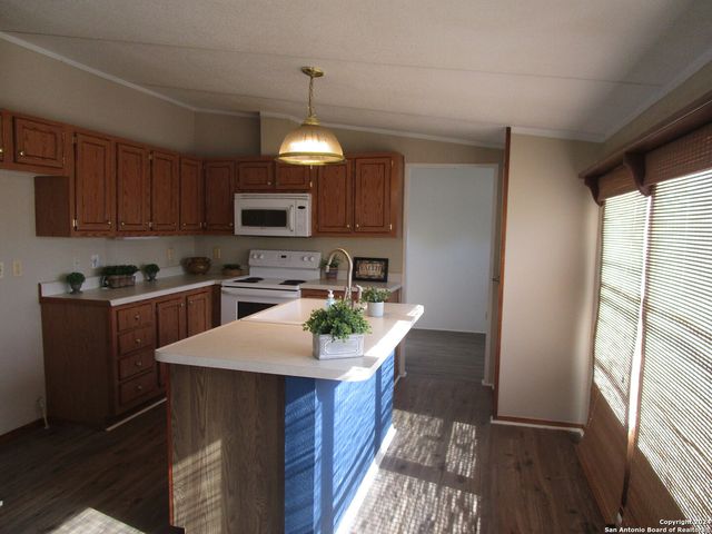 145 COUNTY ROAD 5635, Castroville, TX 78009