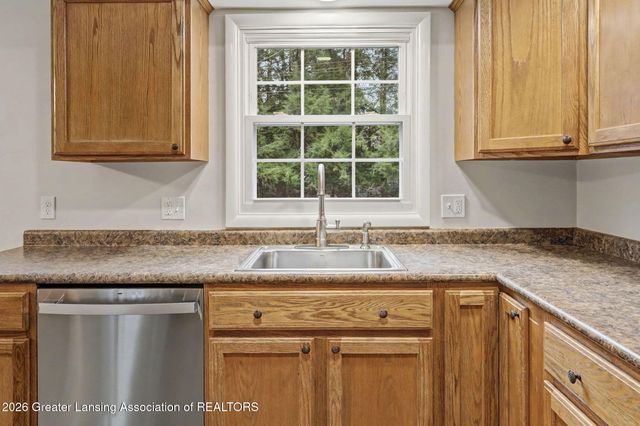 945 Southfield Drive, Williamston, MI 48895