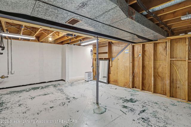 945 Southfield Drive, Williamston, MI 48895