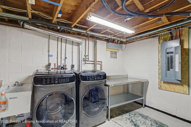 945 Southfield Drive, Williamston, MI 48895