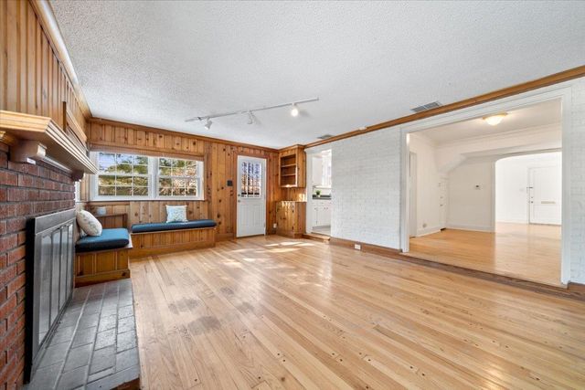 381 HOLMES CIR, Memphis, TN 38111