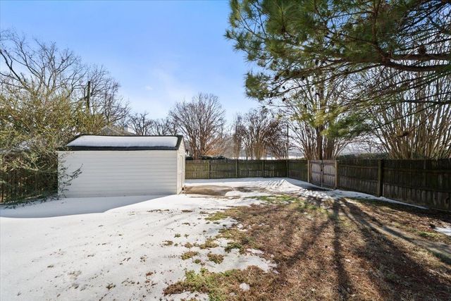 381 HOLMES CIR, Memphis, TN 38111