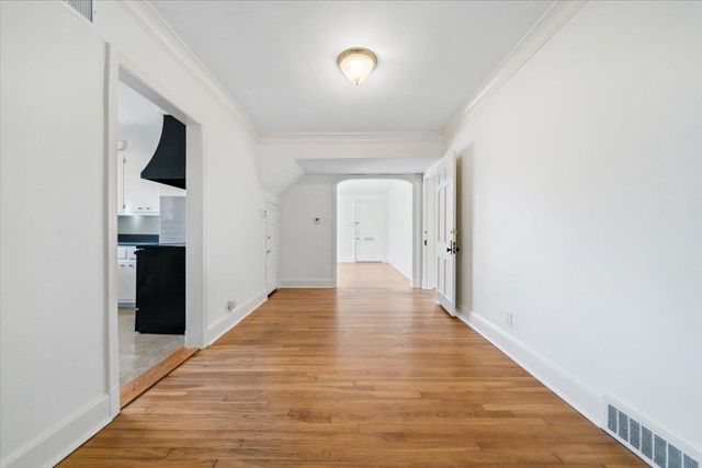 381 HOLMES CIR, Memphis, TN 38111