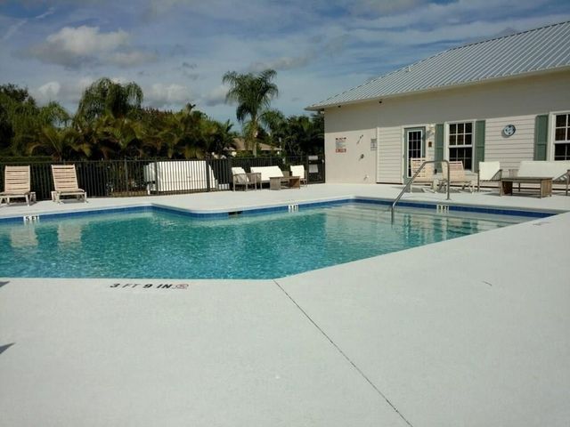 7426 Oakridge Place, Vero Beach, FL 32966