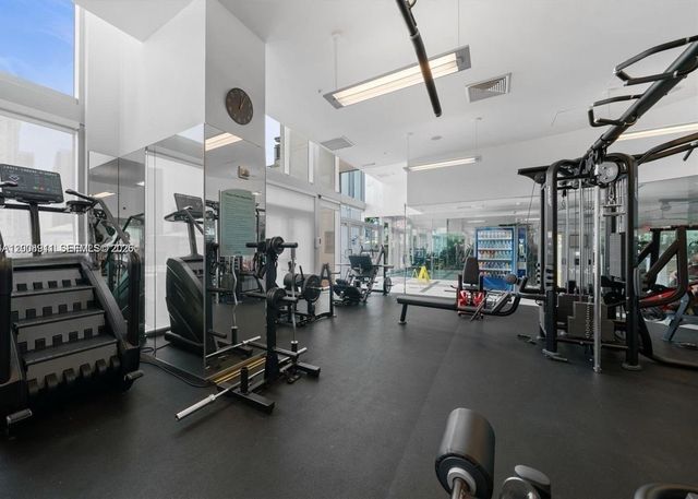 92 SW 3rd St 2510, Miami, FL 33130