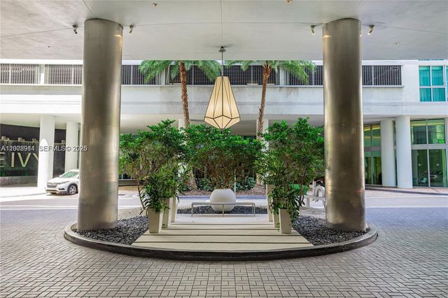 92 SW 3rd St 2510, Miami, FL 33130