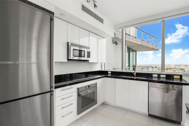 92 SW 3rd St 2510, Miami, FL 33130