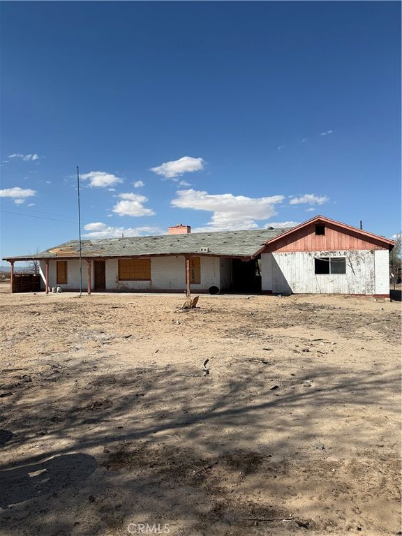 Image 2 of property listing at 45334 Yermo Road, Newberry Springs, CA 92365
