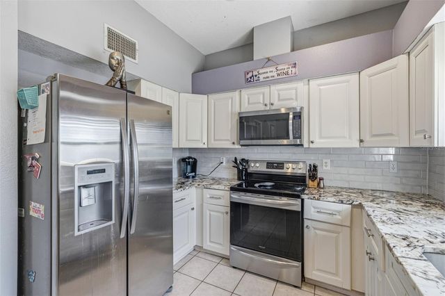 18924 FISHERMANS BEND DRIVE, Lutz, FL 33558