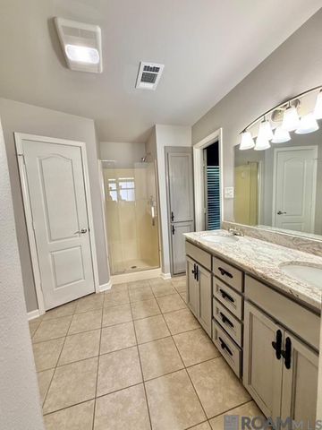 7903 Oakland Dr, Denham Springs, LA 70706