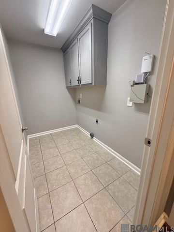 7903 Oakland Dr, Denham Springs, LA 70706